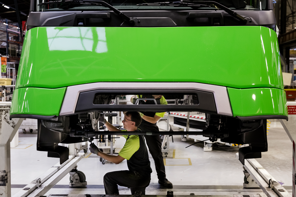 Renault Trucks célèbre les 60 ans de son usine de BourgenBresse